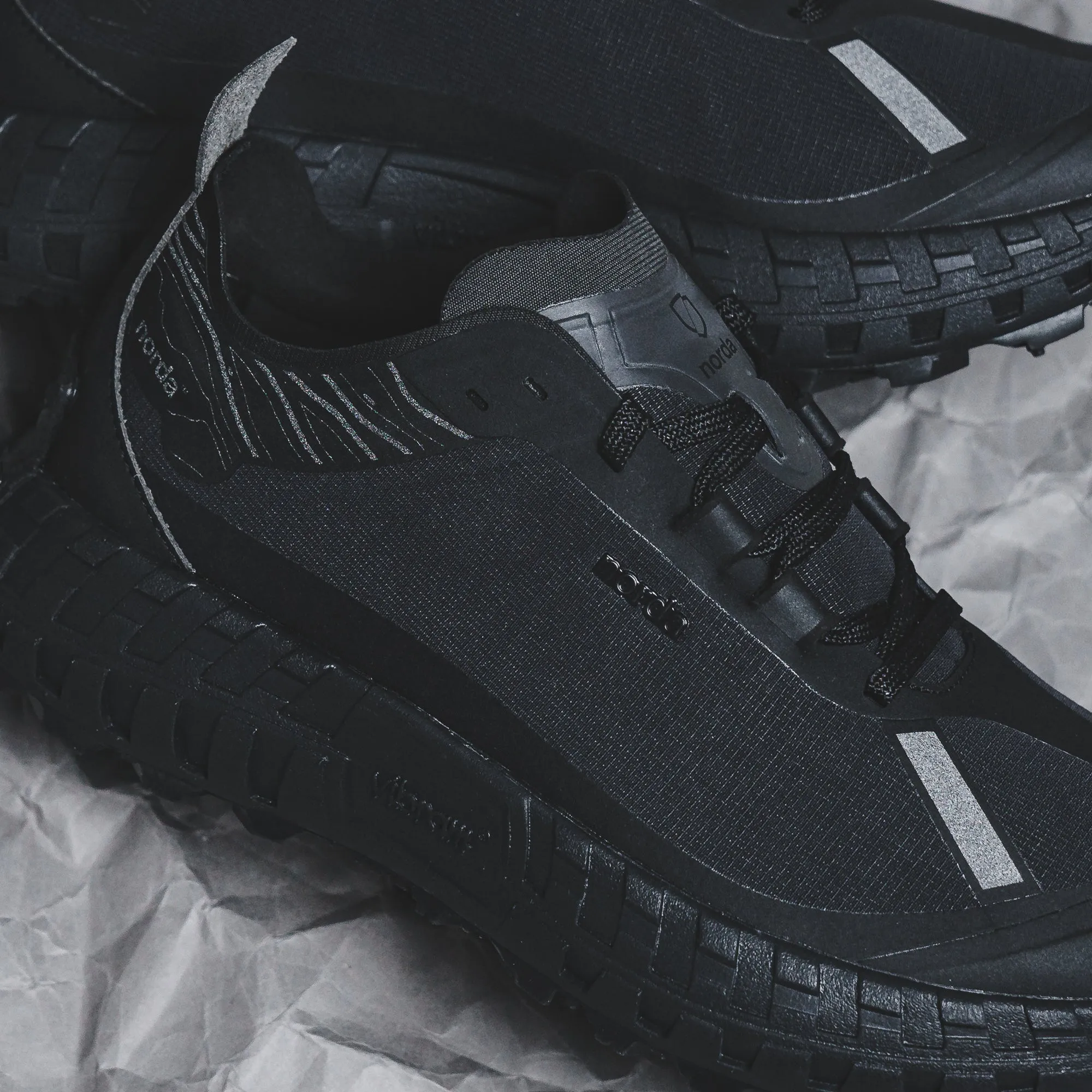Norda Men 001 Stealth Black