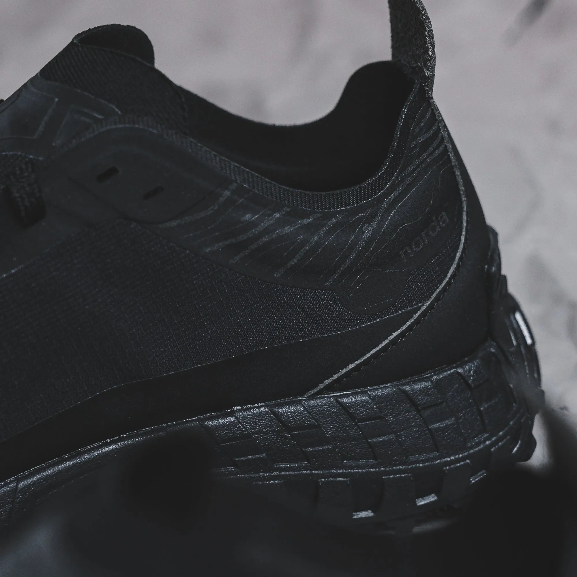 Norda Men 001 Stealth Black